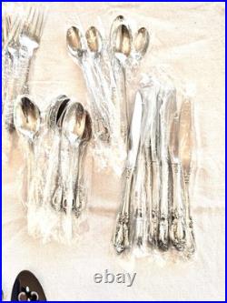 Oneida Raphael Distinction Deluxe 72 Pc Stainless Flatware 8pc Service for 8 Oneida Raphael Distinction Deluxe 72 Pc Stainless Flatware 8pc Service for 8