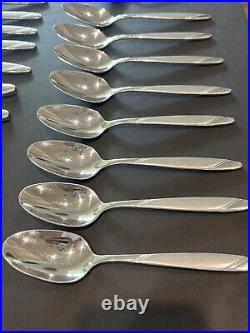 Oneida Risotto 18/10 Stainless Flatware 35 Piece Includes Serving Pieces