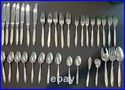 Oneida Risotto 18/10 Stainless Flatware 35 Piece Includes Serving Pieces