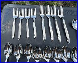 Oneida SHORELINE Stainless Flatware 26 Pcs 4 Place Settings + 6 Never Used