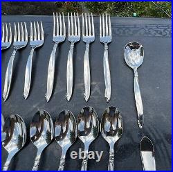 Oneida SHORELINE Stainless Flatware 26 Pcs 4 Place Settings + 6 Never Used