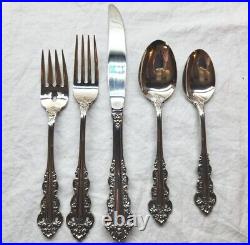 Oneida SOUTHERN BAROQUE 39 PC Artistry Stainless Oneida US service 8 less 1 fork