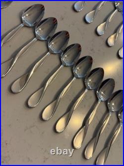 Oneida Satin Aquarius Stainless Flatware Lot Of 45 Teaspoon Soup Knives Forks