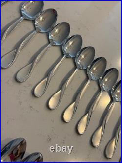 Oneida Satin Aquarius Stainless Flatware Lot Of 45 Teaspoon Soup Knives Forks