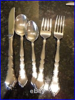 Oneida Satinique 30 piece stainless flatware silverware Community satin USA