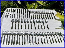 Oneida Sestina Heirloom Stainless 18/10 Flatware Service for Twelve 60 Pieces