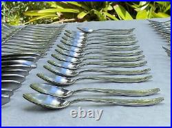 Oneida Sestina Heirloom Stainless 18/10 Flatware Service for Twelve 60 Pieces