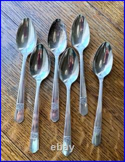 Oneida Simeon L & G H Rogers 53 Ps Stainless Flatware Set Service for 6+ Floral