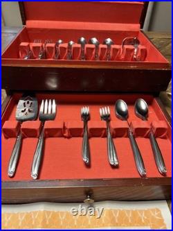 Oneida Simeon L & George H Rogers PARAMOUNT Stainless 88 Pieces Plus Wooden Box