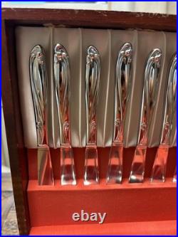 Oneida Simeon L & George H Rogers PARAMOUNT Stainless 88 Pieces Plus Wooden Box
