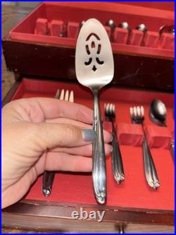 Oneida Simeon L & George H Rogers PARAMOUNT Stainless 88 Pieces Plus Wooden Box