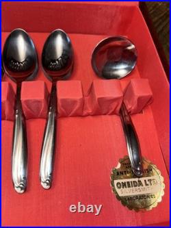 Oneida Simeon L & George H Rogers PARAMOUNT Stainless 88 Pieces Plus Wooden Box