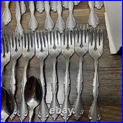 Oneida Stainless Cantata Service for 12 62 Piece Set USA Made Heavy Weight