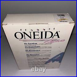 Oneida Stainless Day Dream 40 Pieces Flatware Service For 8