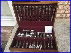 Oneida Stainless Delux Mozart Flatware 65 Pieces Setting For 12 Mint