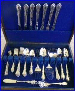 Oneida Stainless Deluxe Mansion Hall 63 Pc. Flatware Set with Wooden Box