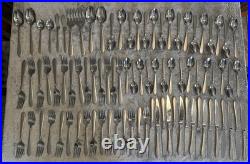 Oneida Stainless Flatware 18/0 Set Of 87 Utensils (Forks, Spoons, Knives)