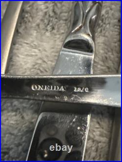 Oneida Stainless Flatware 18/0 Set Of 87 Utensils (Forks, Spoons, Knives)