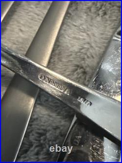 Oneida Stainless Flatware 18/0 Set Of 87 Utensils (Forks, Spoons, Knives)