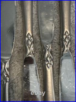 Oneida Stainless Flatware 18/0 Set Of 87 Utensils (Forks, Spoons, Knives)