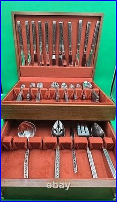 Oneida Stainless Flatware Spanish Court Over 100 Pc Set In Box W Serving Set MCM