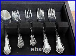 Oneida Stainless Flatware With Box Beautiful Set for 8, 45 Total Pcs