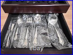 Oneida Stainless Flatware With Box Beautiful Set for 8, 45 Total Pcs