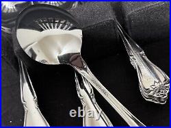 Oneida Stainless Flatware With Box Beautiful Set for 8, 45 Total Pcs