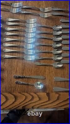 Oneida Stainless Steel 43 Pc Flatware Set Service for Eight Stunning! Crocodial
