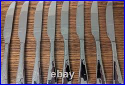 Oneida Stainless Steel 43 Pc Flatware Set Service for Eight Stunning! Crocodial
