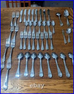 Oneida Stainless Steel 43 Pc Flatware Set Service for Eight Stunning! Crocodial