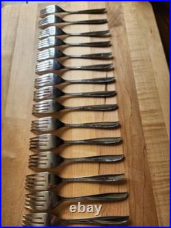 Oneida TWIN STAR Community Stainless Betty Crocker Silverware Flatware 65pc