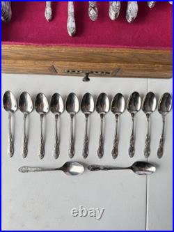 Oneida Thor Custom 105pc Floral Stainless Steel Flatware Set with Wood Case