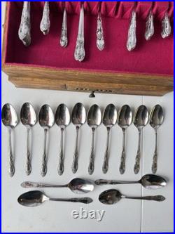 Oneida Thor Custom 105pc Floral Stainless Steel Flatware Set with Wood Case
