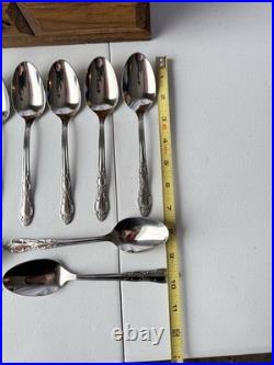 Oneida Thor Custom 105pc Floral Stainless Steel Flatware Set with Wood Case