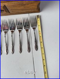 Oneida Thor Custom 105pc Floral Stainless Steel Flatware Set with Wood Case