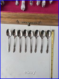 Oneida Thor Custom 105pc Floral Stainless Steel Flatware Set with Wood Case