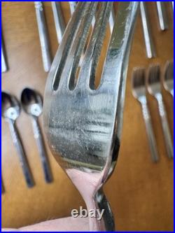 Oneida Tortola Stainless Flatware Set 40pc Service for 8 Glossy Discontinued