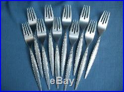 Oneida VENETIA 51 Piece 8 Place Settings & Serving Set + extra forks + spoons