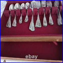 Oneida VILLAGE Deluxe Stainless Pfaltzgraff 62 Piece Flatware With Serving Pcs Vtg