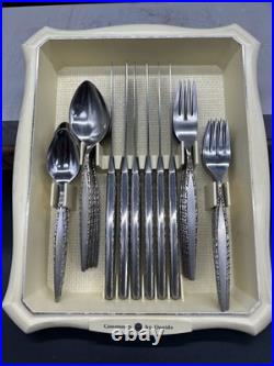Oneida Venetia Community Stainless Flatware Set 30 piece withtray SEE DETAILS Oneida Venetia Community Stainless Flatware Set 30 piece withtray SEE DETAILS