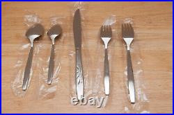 Oneida Will O' Wisp (cube) stainless flatware 5 pc place setting NOS with box