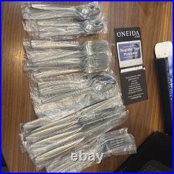 Oneida portfolio 45 piece stainless steel flatware (Camlynn)