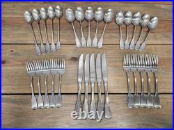 Oneida stainless Steel Heirloom American Colonial five place settings 30 Pieces