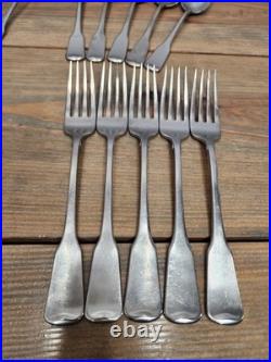 Oneida stainless Steel Heirloom American Colonial five place settings 30 Pieces
