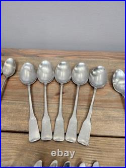 Oneida stainless Steel Heirloom American Colonial five place settings 30 Pieces