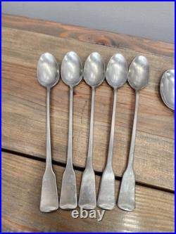 Oneida stainless Steel Heirloom American Colonial five place settings 30 Pieces