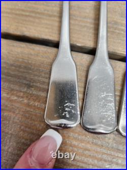 Oneida stainless Steel Heirloom American Colonial five place settings 30 Pieces