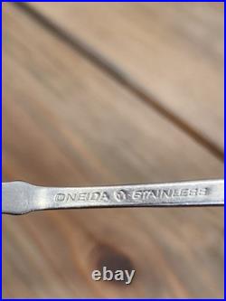 Oneida stainless Steel Heirloom American Colonial five place settings 30 Pieces
