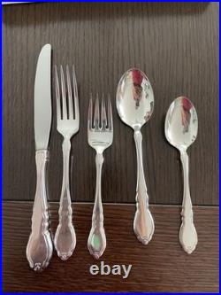 Oneida stainless flatware set for 12
